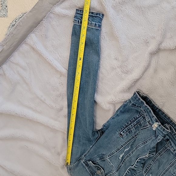 Earl Jeans Distressed Denim Jacket - Picture 7 of 7